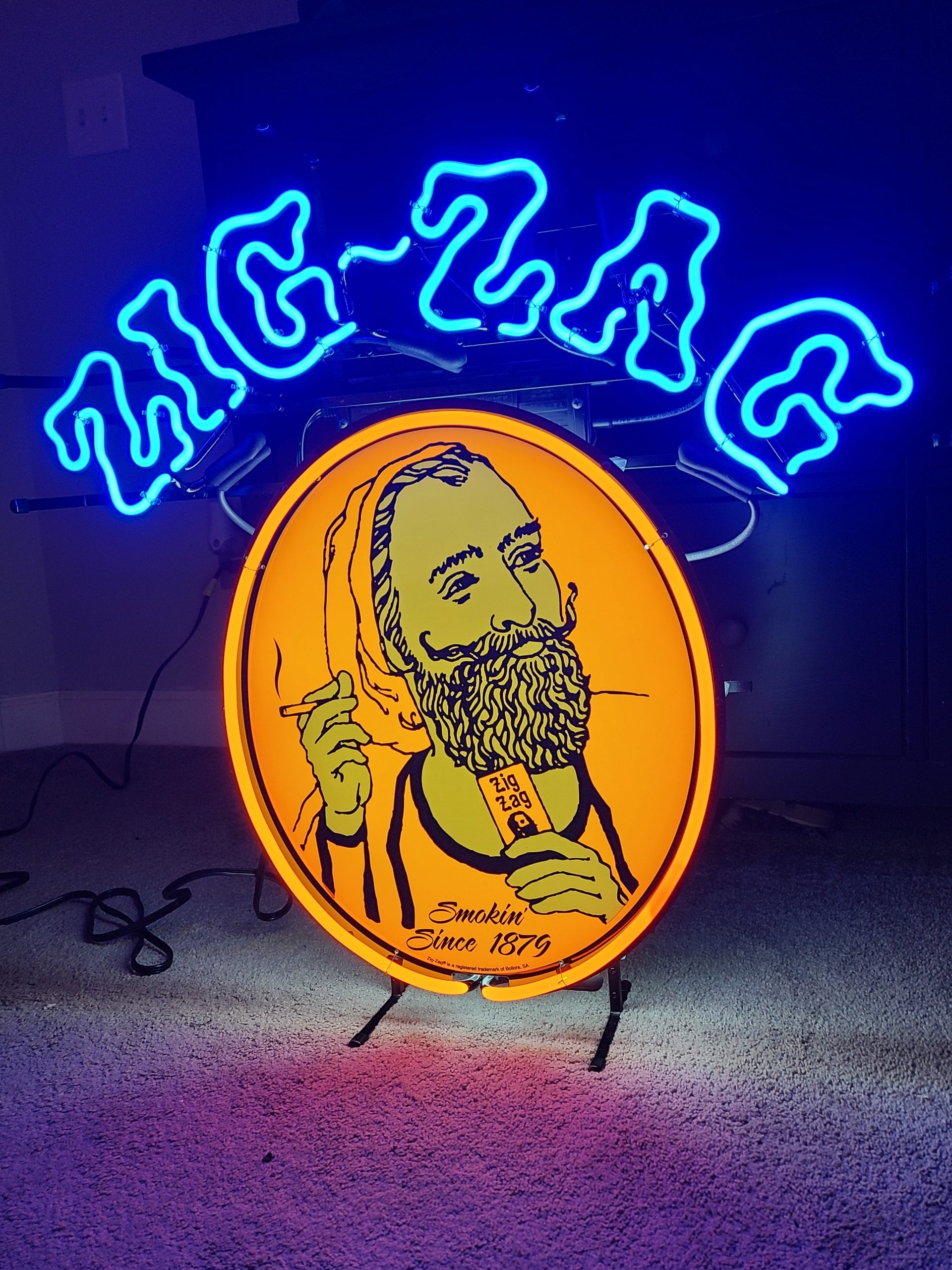 Zig Zag Neon Sign 24
